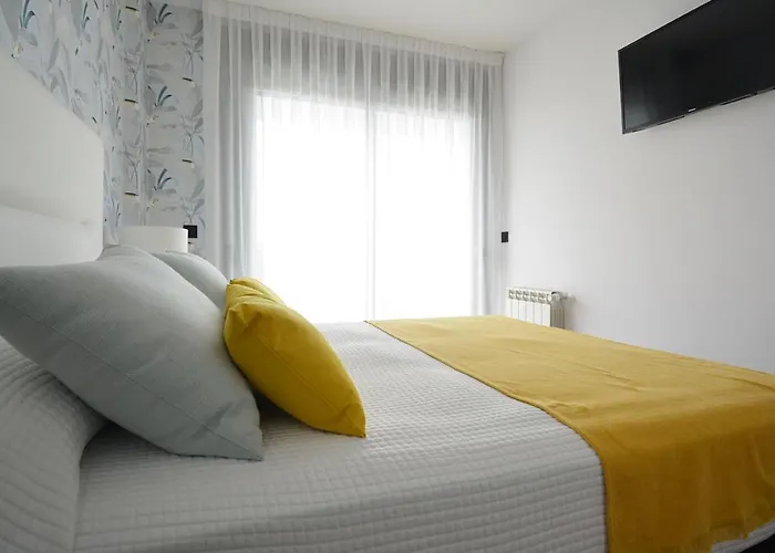 Galihost - Con Piscina En Canelas, 아파트 *