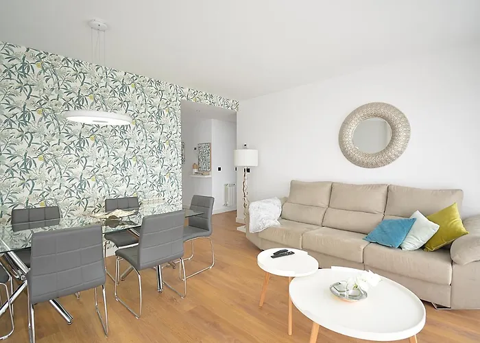 Galihost - Con Piscina En Canelas, * 산신소